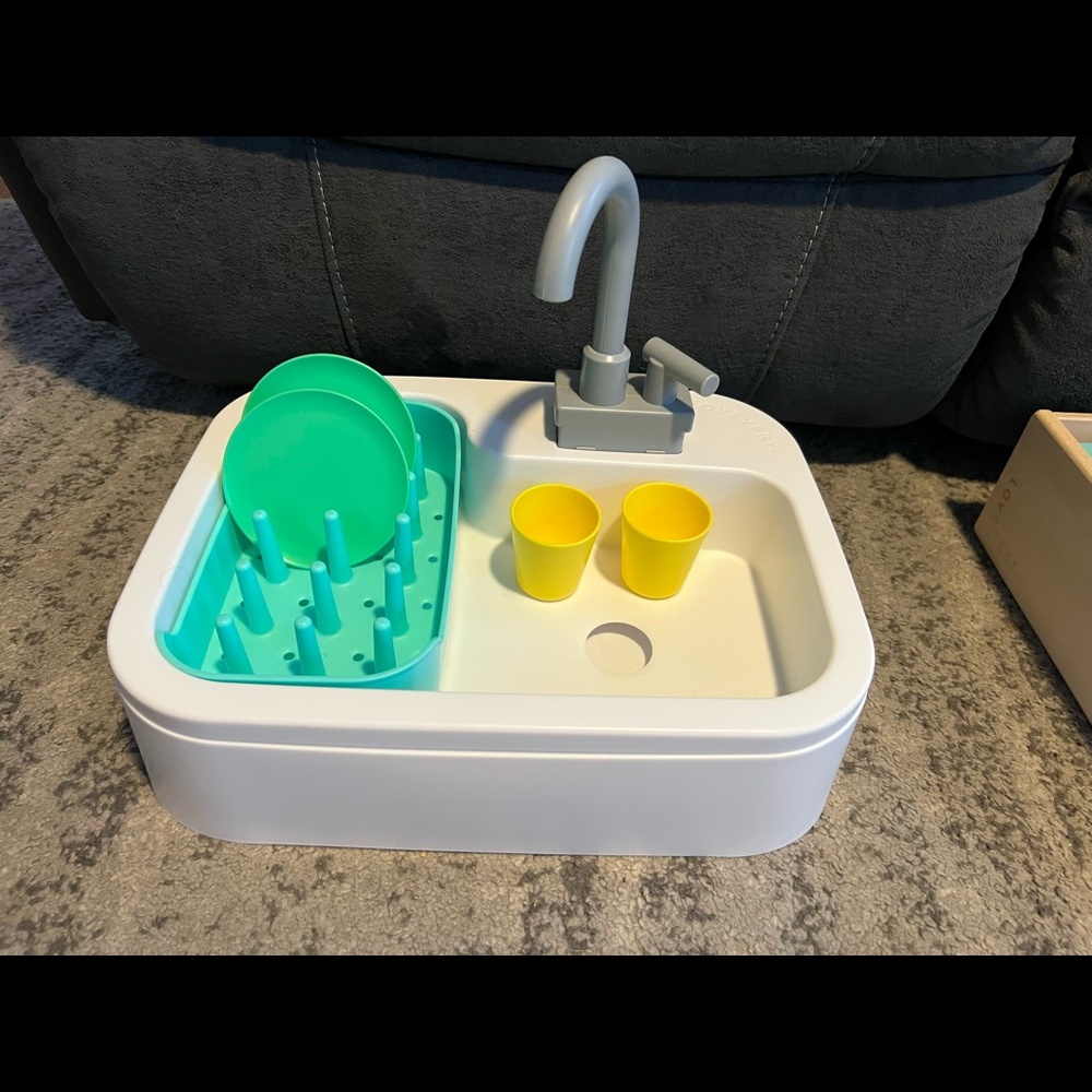 Lovevery Toy Sink